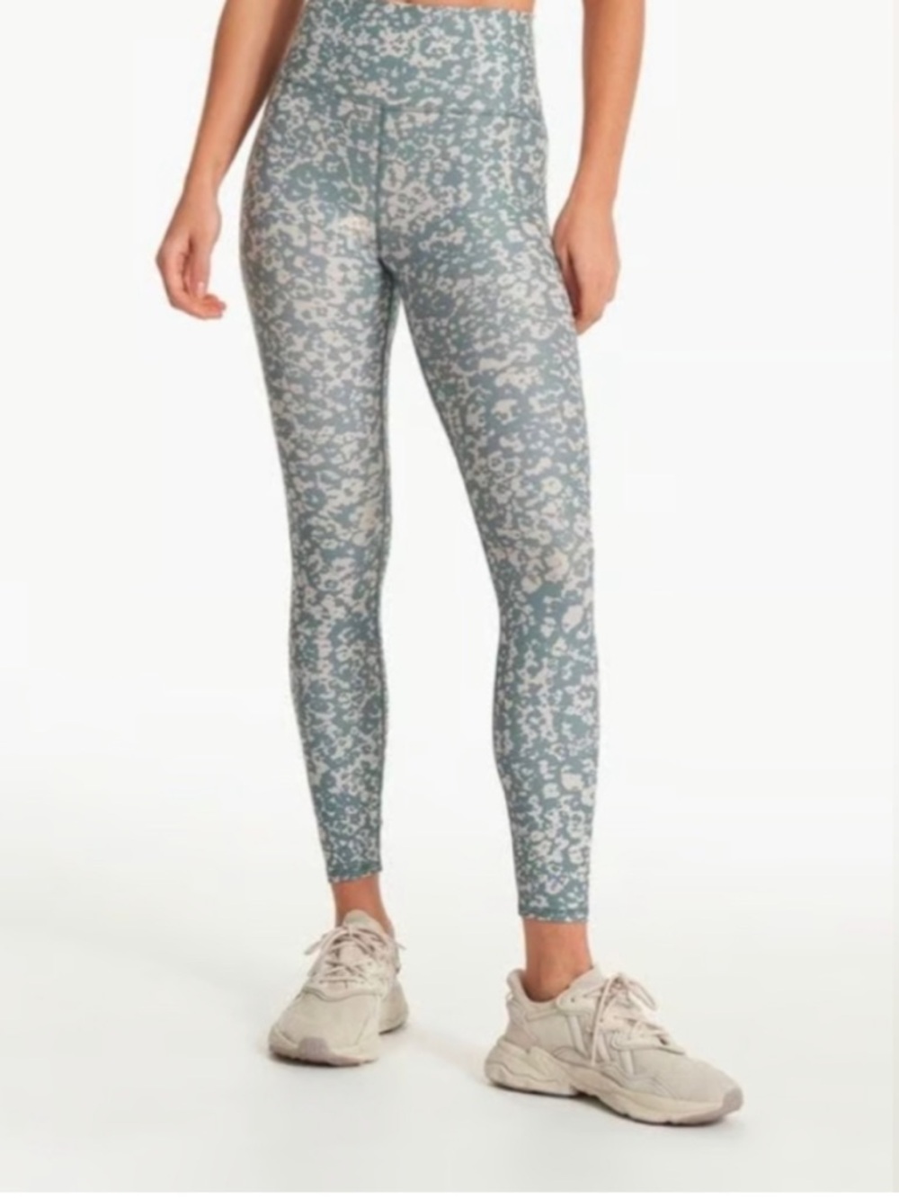 Vuori Women’s Clean Elevation Leggings - Blue/Green & White